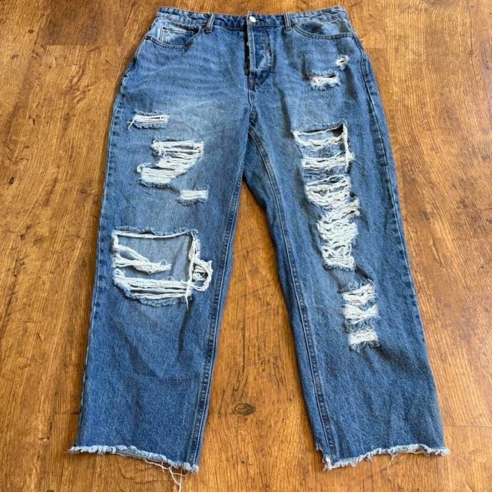 blue Vanilla Star 90s boyfriend style wide leg distressed jeans